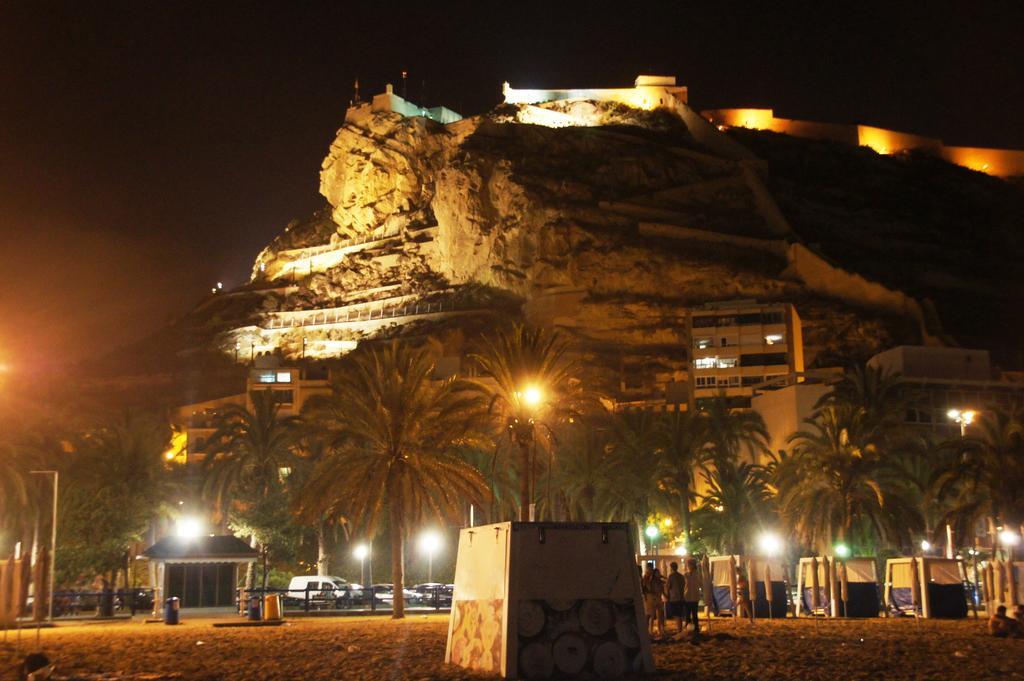 Alicante Apartments Δωμάτιο φωτογραφία